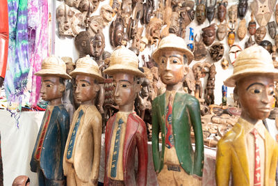 Statues in store for sale at market