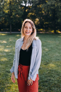 Portrait of a smiling young woman