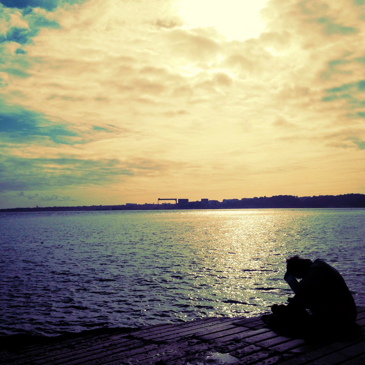 SCENIC VIEW OF SEA AGAINST SUNSET SKY