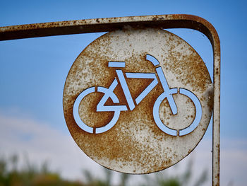 Bicycle parking sign in the silla harbor, albufera de valencia, spain