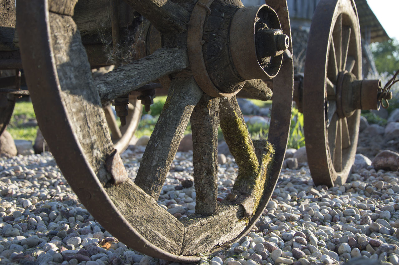 Horse carriage wheels