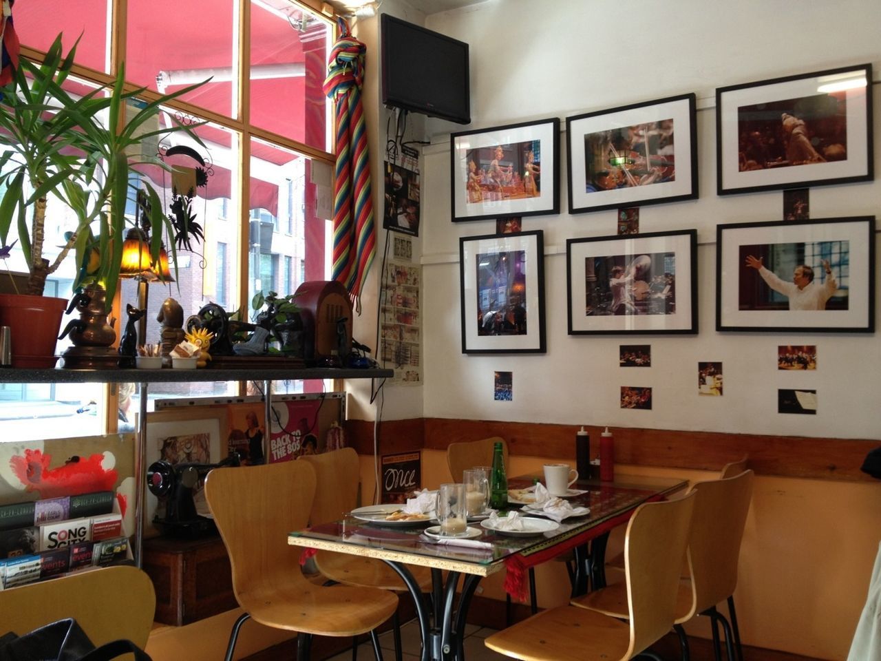 CHAIRS AND TABLE IN CAFE