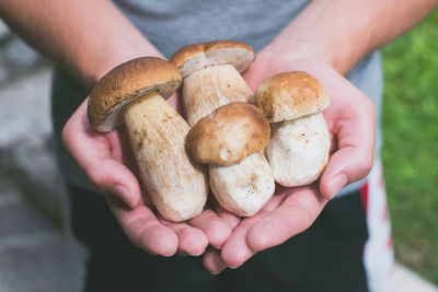 Close-up of hand holding bread