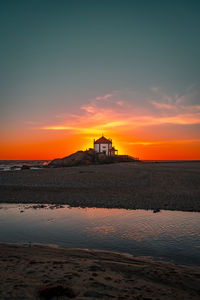 Sunset in vila nova de gaia, portugal