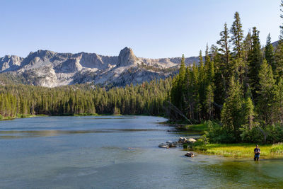 Fishing in lake mamie in mammoth lakes ca