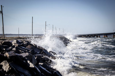Waves splashing in sea