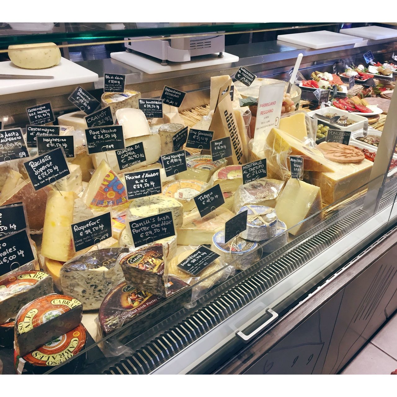 HIGH ANGLE VIEW OF MARKET STALL IN STORE