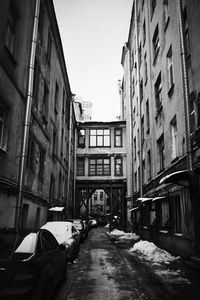 Narrow alley in city