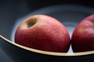 Close-up of apples in bowl