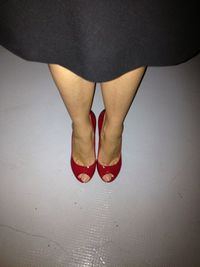 Low section of woman