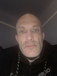 Portrait of man in sunglasses