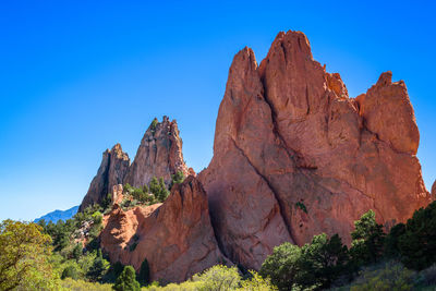 Red rock formations at colorado's garden of the gods display the awesome beauty of nature.