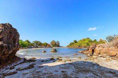 Clear turquoise blue sea at bo thong lang bay, bang saphan district, prachuap khiri khan, thailand