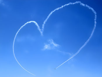 vapor trail