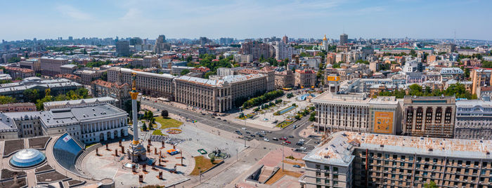 Aerial view of the kyiv ukraine above maidan nezalezhnosti independence monument.