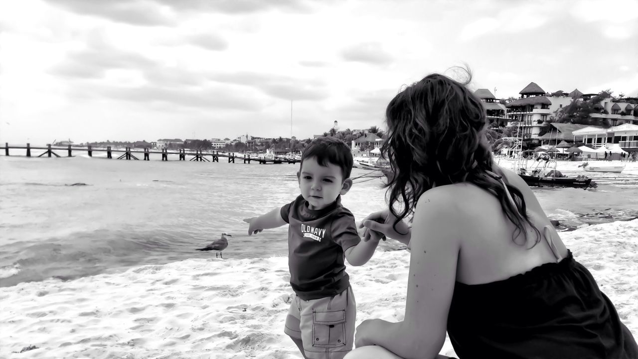 lifestyles, childhood, leisure activity, elementary age, beach, water, person, casual clothing, boys, girls, togetherness, enjoyment, sea, happiness, bonding, cute, sky