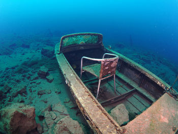 Motor boat wre4ck on ground in freshwater lake