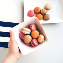 Close-up of hand holding apple