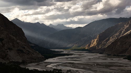 Scenic view of mountains against sky. karakoram and himalayas maintain range.