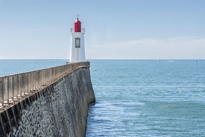 Phare rouge des sables d olonne