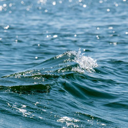 Waves splashing in a sea