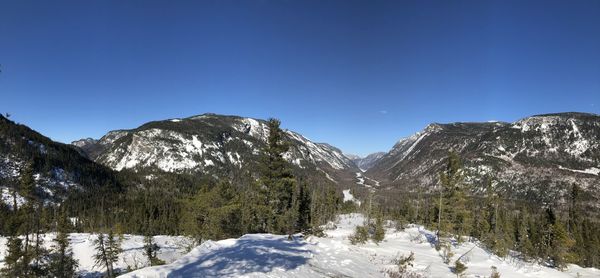 Deep blue sky on the ice valley charlevoix