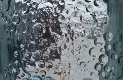 Full frame shot of bubbles in glass