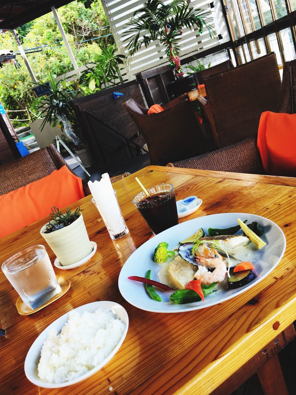 HIGH ANGLE VIEW OF FOOD SERVED IN PLATE