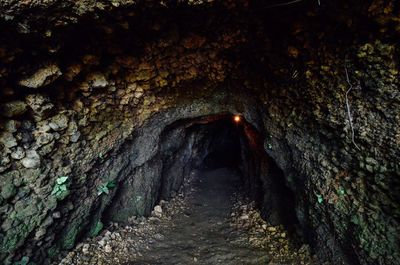 Rock formation in tunnel