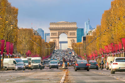 Traffic on road in city