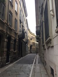 Narrow alley in city