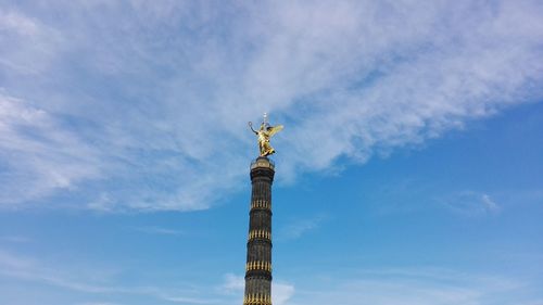 Low angle view of berlin victory column against sky