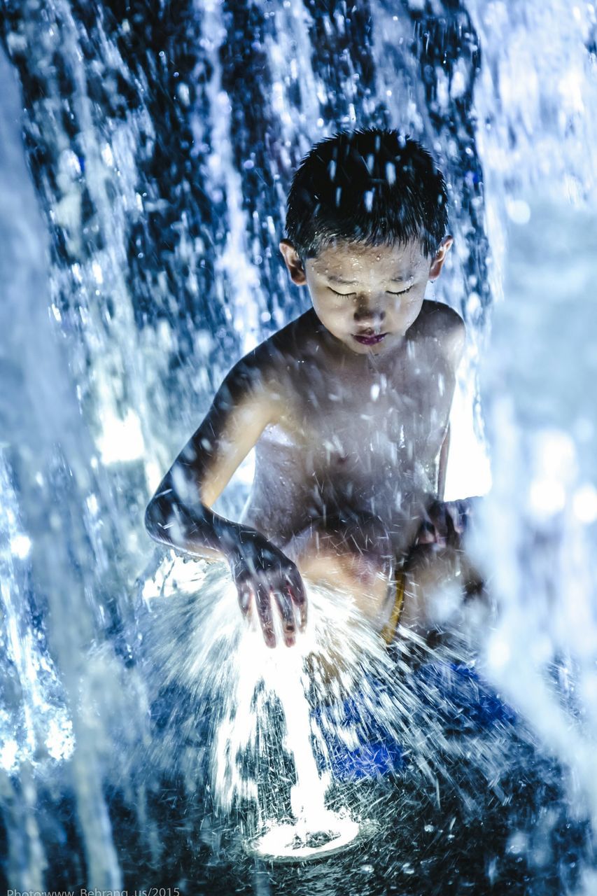 water, splashing, motion, animal themes, one animal, close-up, swimming, waterfront, sea life, animals in the wild, reflection, cold temperature, underwater, nature, day, sea, fish, wildlife, winter, outdoors