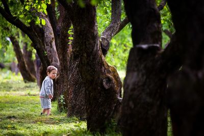 Full length side view of girl in park