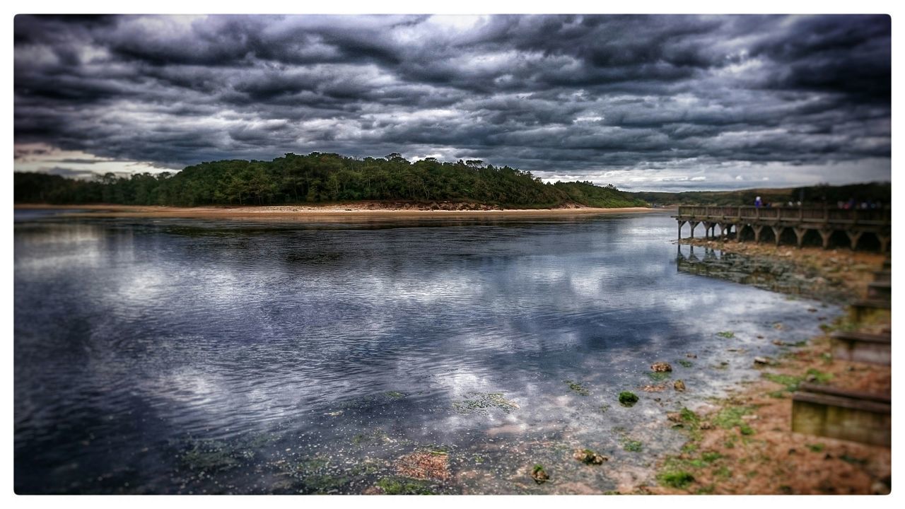 sky, cloud - sky, transfer print, cloudy, water, auto post production filter, weather, overcast, tranquil scene, tranquility, storm cloud, cloud, scenics, nature, beauty in nature, dramatic sky, dusk, lake, reflection, atmospheric mood