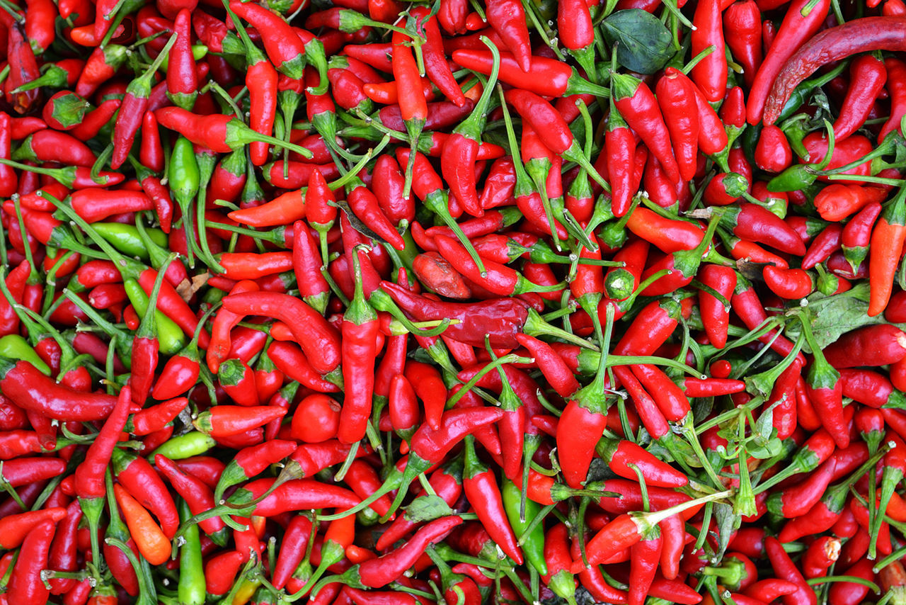 Hot chilis market xpicy