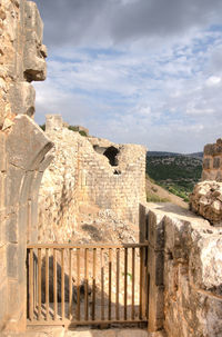 Old ruin building against sky