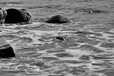 Water flow at beach 