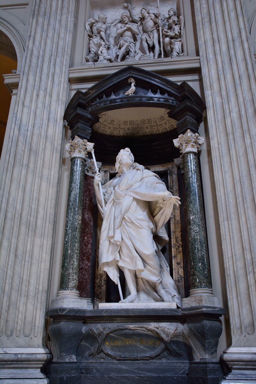 LOW ANGLE VIEW OF STATUES ON BUILDING