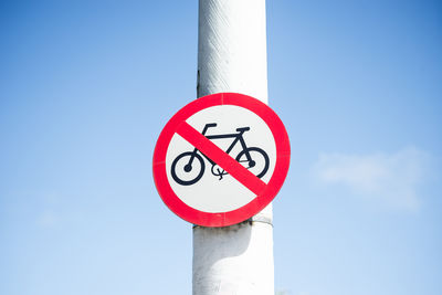 Circular traffic sign indicating that cyclists are prohibited. traffic signs.