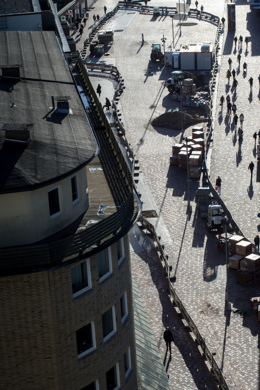 HIGH ANGLE VIEW OF CITY STREET