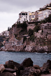 View of fort by sea against sky