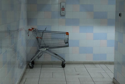 Shopping cart in building