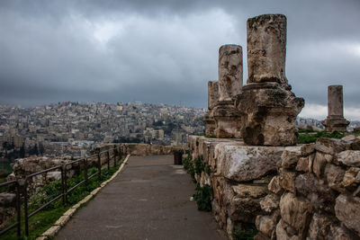 Old ruins of building against sky