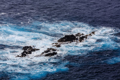 Waves splashing in sea