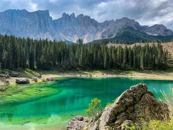 Panoramic view of lake and mountains against sky