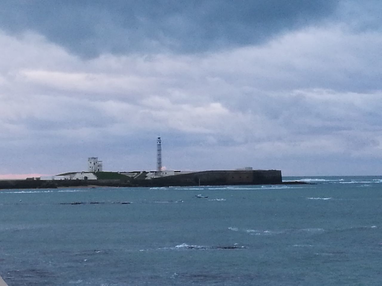 La caleta, faro de la caleta