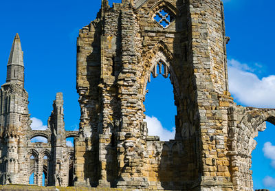 Old ruin building against sky