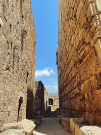 Old ruin building against sky