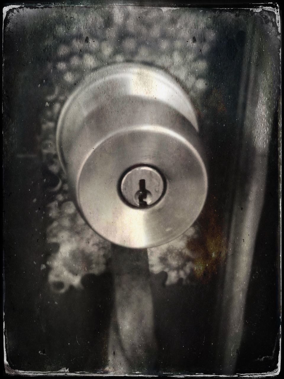 metal, close-up, no people, indoors, shape, circle, auto post production filter, geometric shape, transfer print, sink, old, selective focus, keyhole, focus on foreground, door, shiny, steel, design, control, household equipment, alloy, silver colored